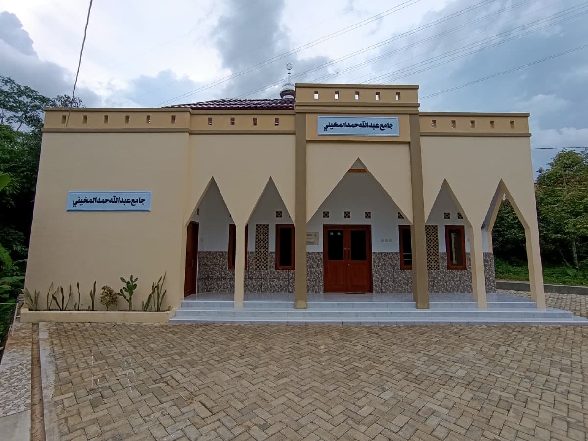 بناء مسجد في إندونيسيا